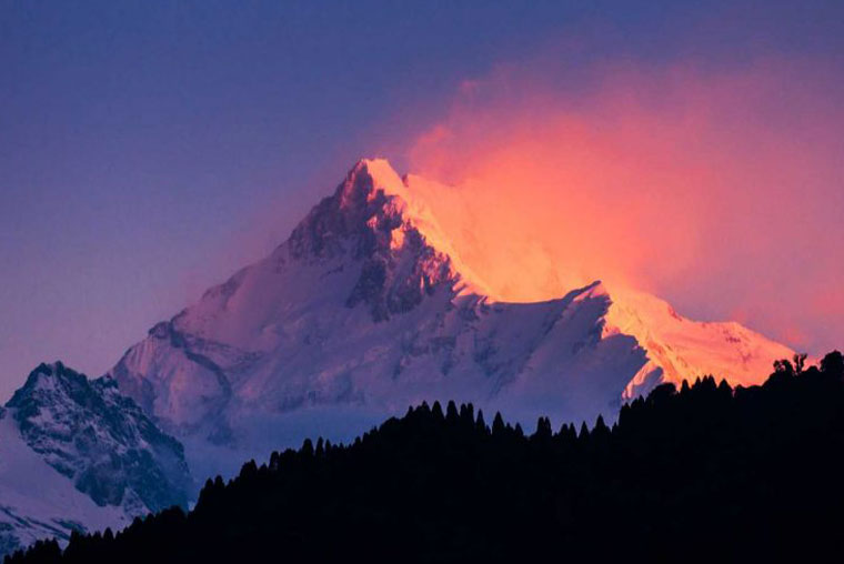 Aayush - Panoramic and Majestic view of Mount Kanchenjunga from sikkim, Sikkim Travel Agent, Sikkim Tour Packages, Car Hire for Sikkim